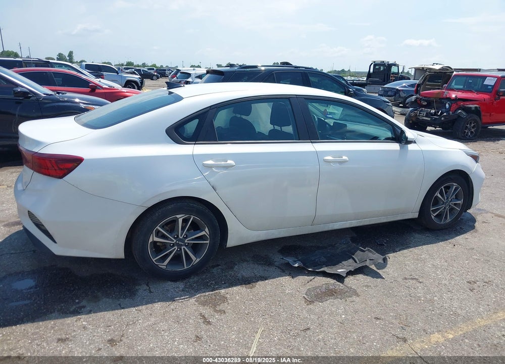 2022 KIA FORTE VIN: 3KPF24AD8NE482485