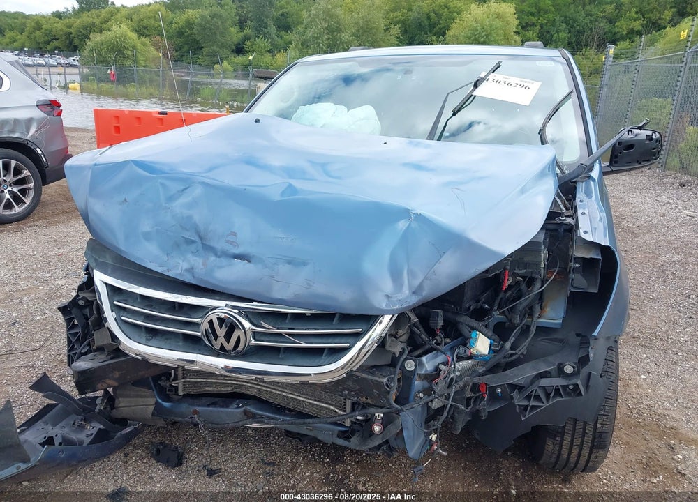 2012 VOLKSWAGEN ROUTAN SE VIN: 2C4RVABG1CR135989