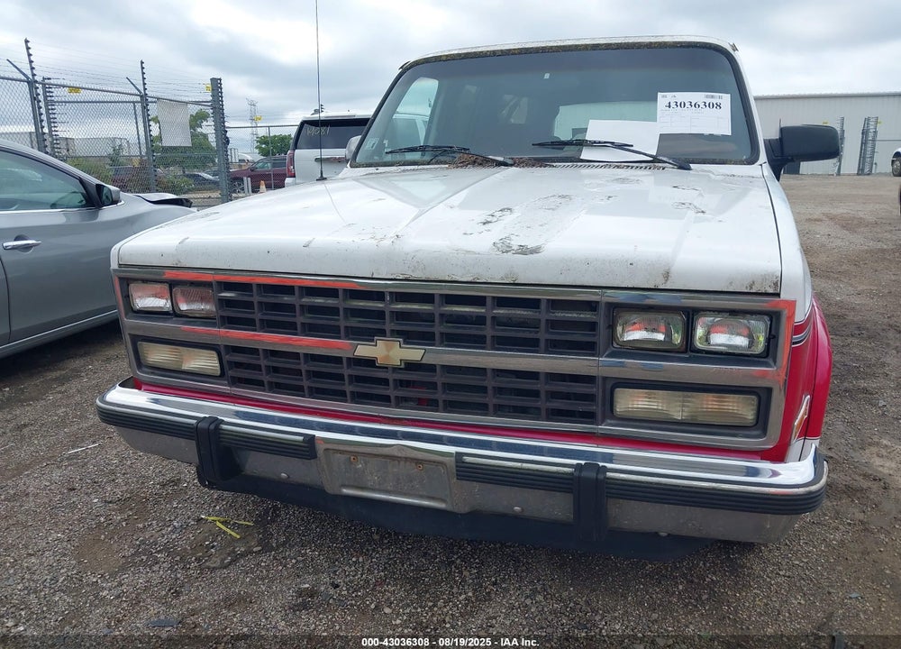 1991 CHEVROLET SUBURBAN VIN: 1GNER16KXMF133675