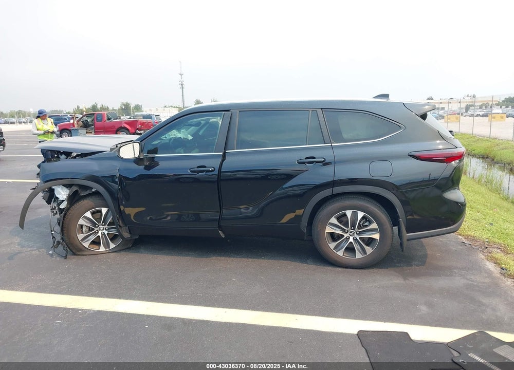 2024 TOYOTA HIGHLANDER VIN: 5TDKDRAH1RS537718