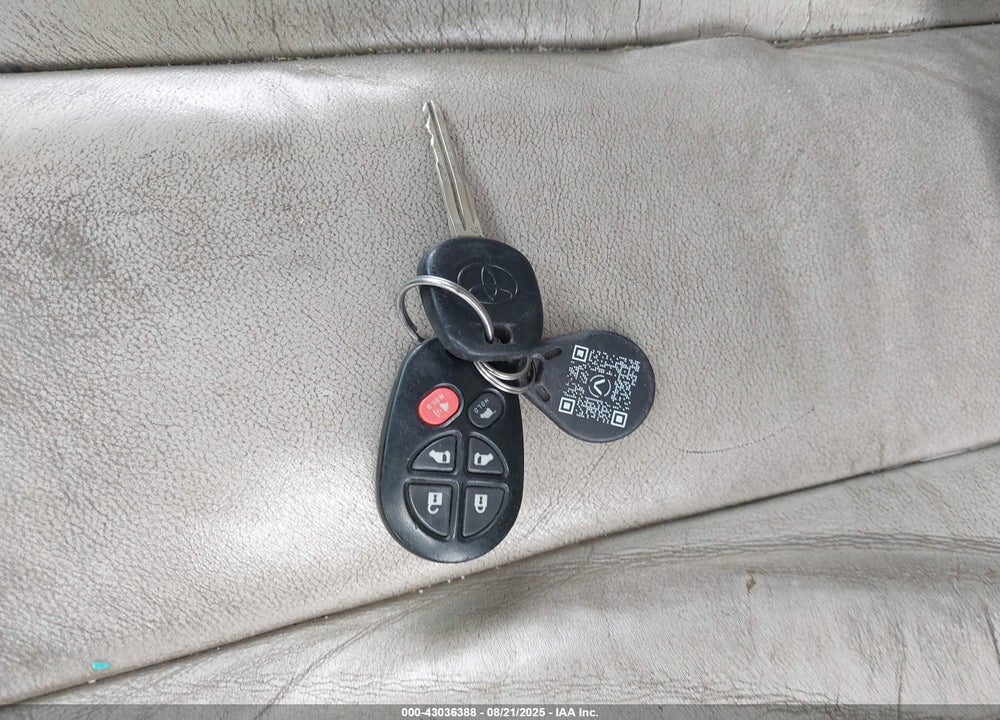 2011 TOYOTA SIENNA XLE V6 VIN: 5TDYK3DC9BS118082