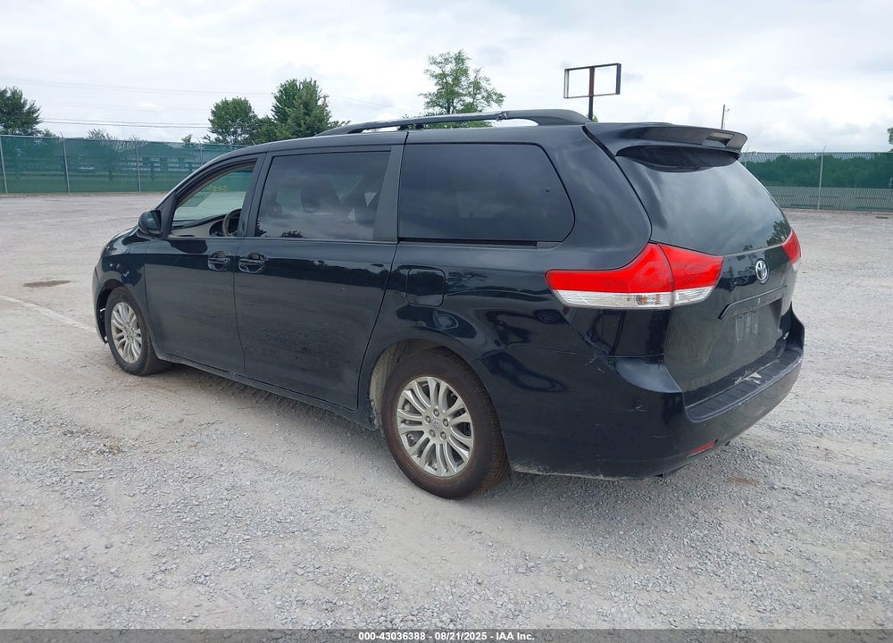 2011 TOYOTA SIENNA XLE V6 VIN: 5TDYK3DC9BS118082