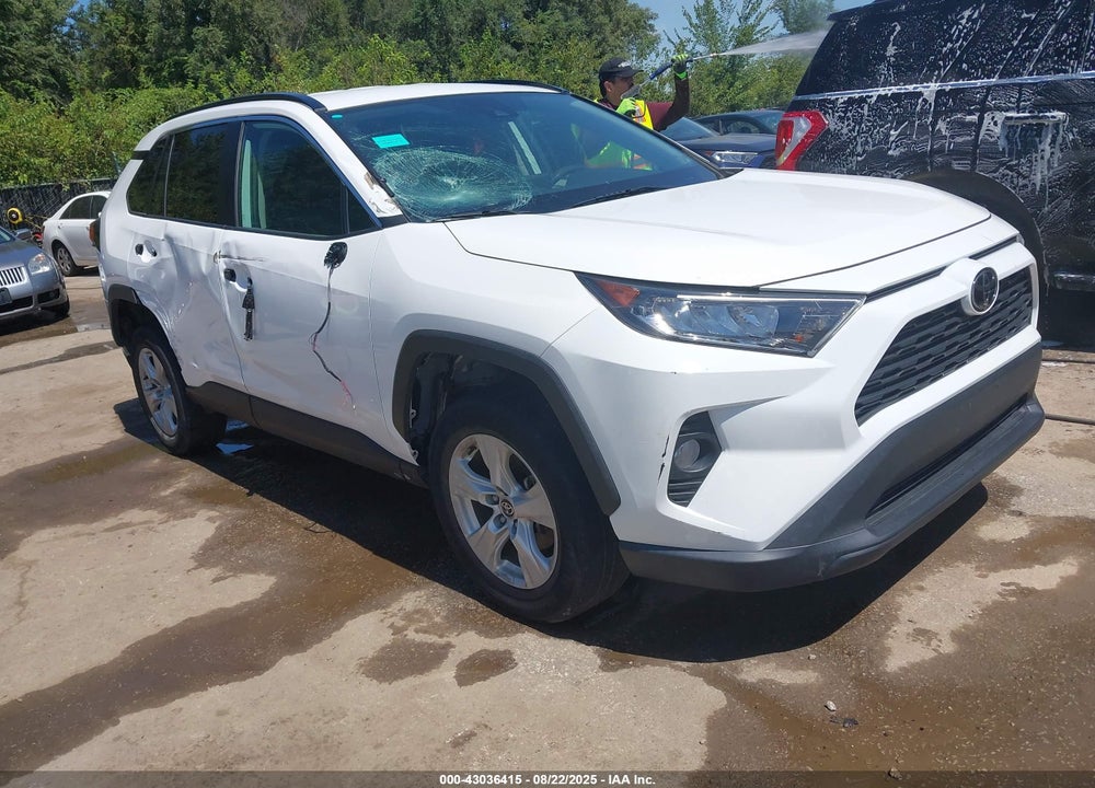 2021 TOYOTA RAV4 XLE VIN: 2T3P1RFV7MW205917