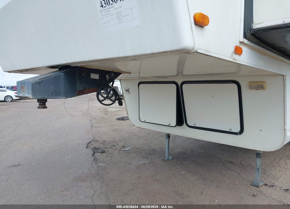 1997 DUTCHMEN ROYAL 33RK VIN: 47CF10R20V3078584