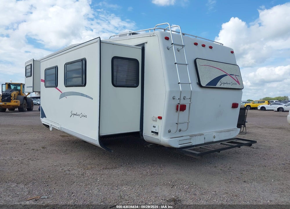 1997 DUTCHMEN ROYAL 33RK VIN: 47CF10R20V3078584