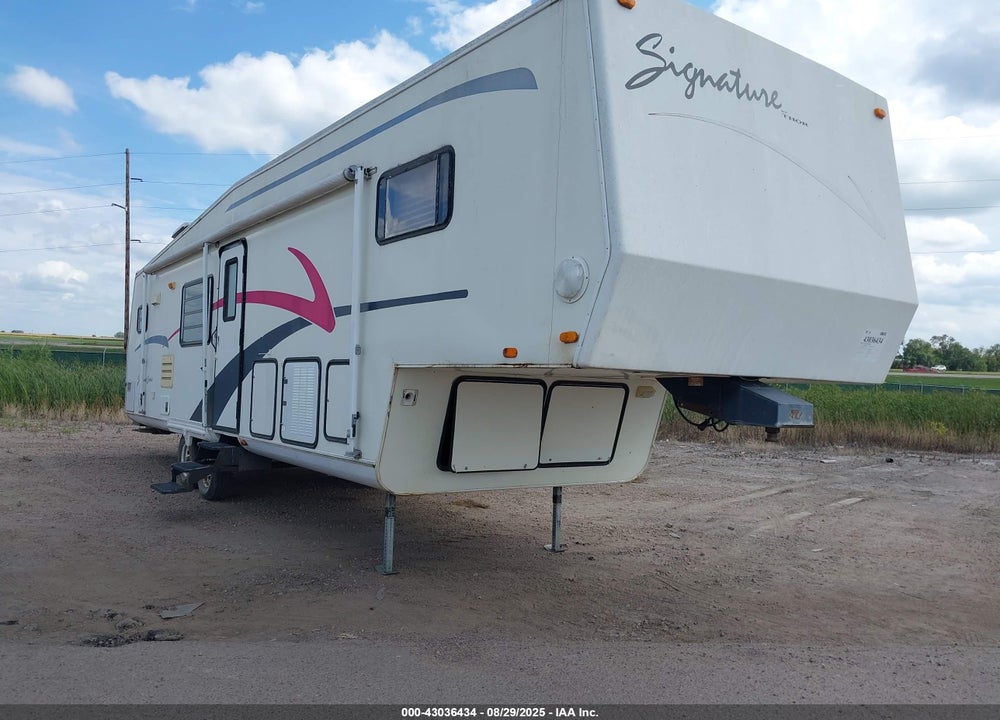 1997 DUTCHMEN ROYAL 33RK VIN: 47CF10R20V3078584