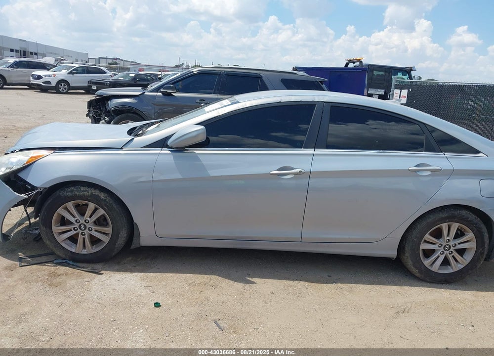 2013 HYUNDAI SONATA VIN: 5NPEB4AC3DH669386