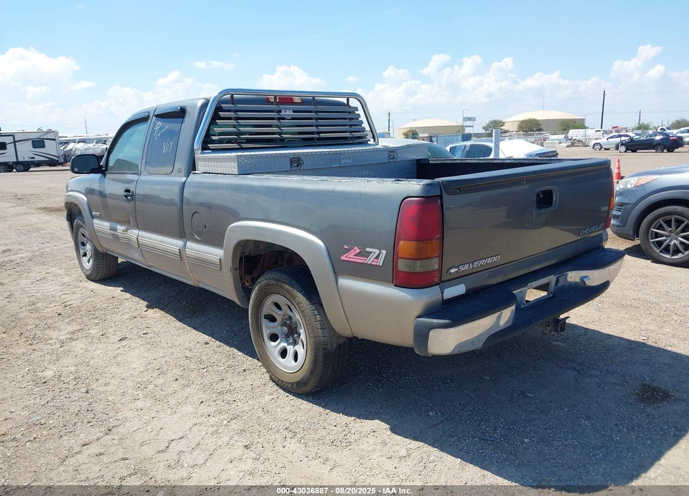 2000 CHEVROLET SILVERADO 1500 LS VIN: 1GCEK19T7YE141133
