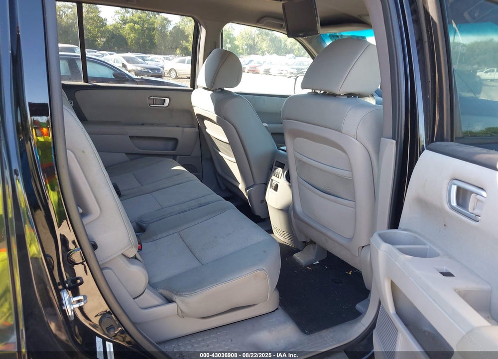 2011 HONDA PILOT VIN: 5FNYF4H29BB015034