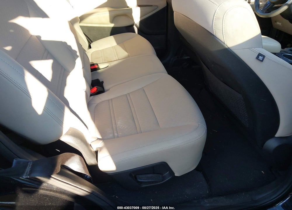 2017 KIA SORENTO VIN: 5XYPGDA53HG223778
