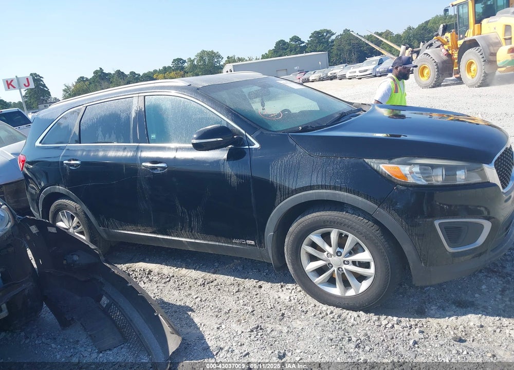 2017 KIA SORENTO VIN: 5XYPGDA53HG223778