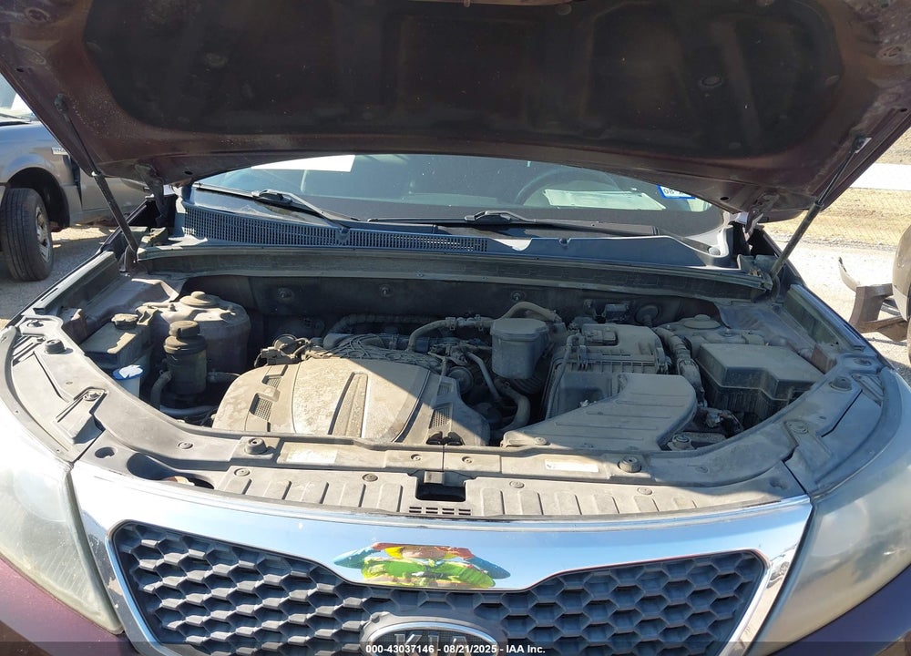 2013 KIA SORENTO VIN: 5XYKT4A28DG328077