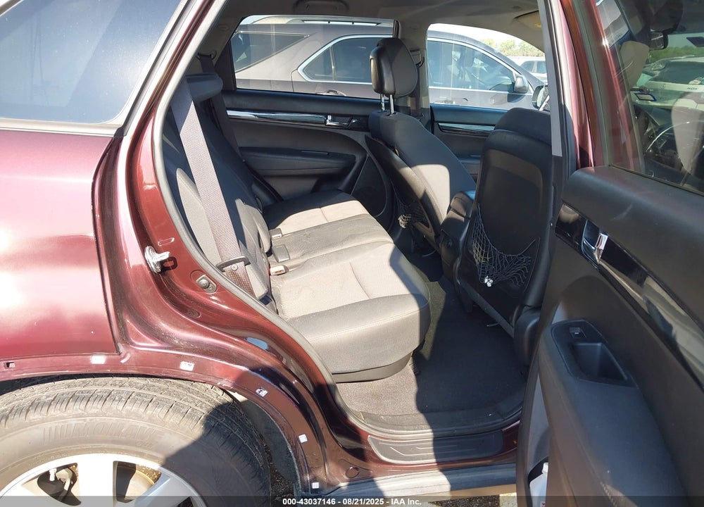 2013 KIA SORENTO VIN: 5XYKT4A28DG328077