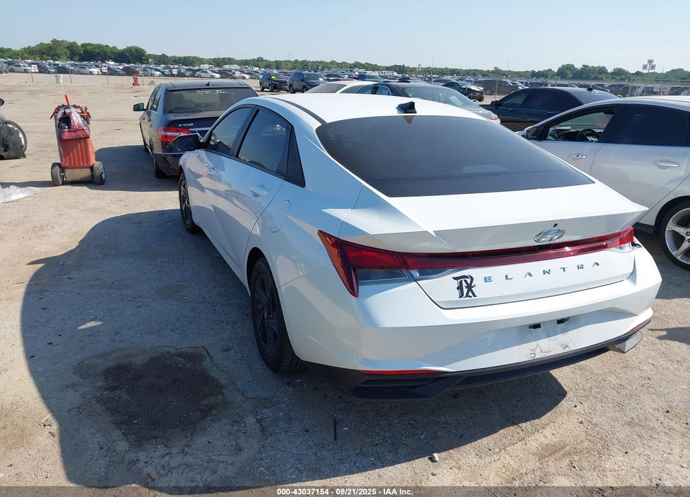 2022 HYUNDAI ELANTRA VIN: 5NPLM4AG9NH085080