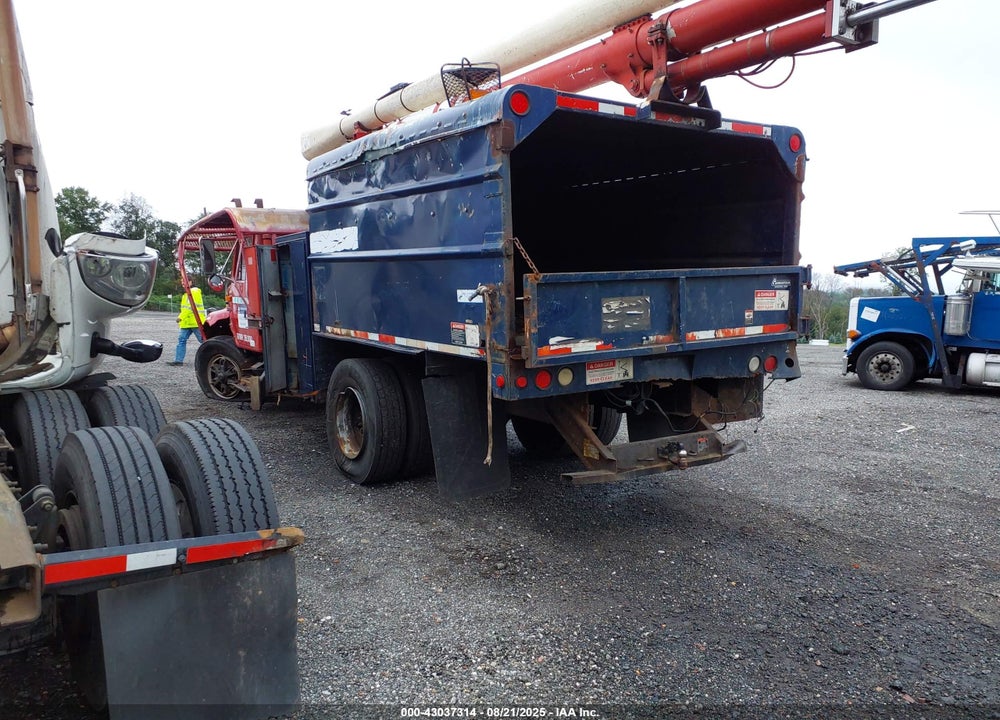 2000 INTERNATIONAL 4000 4700 VIN: 1HTSCAAN5YH238278