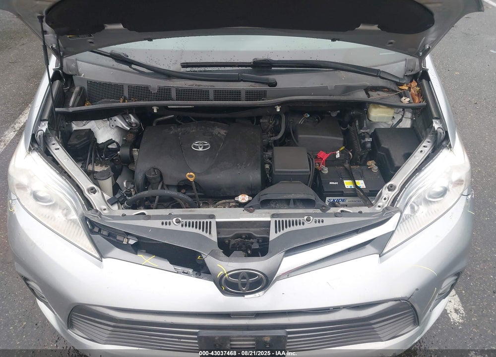 2018 TOYOTA SIENNA XLE 8 PASSENGER VIN: 5TDYZ3DCXJS937984