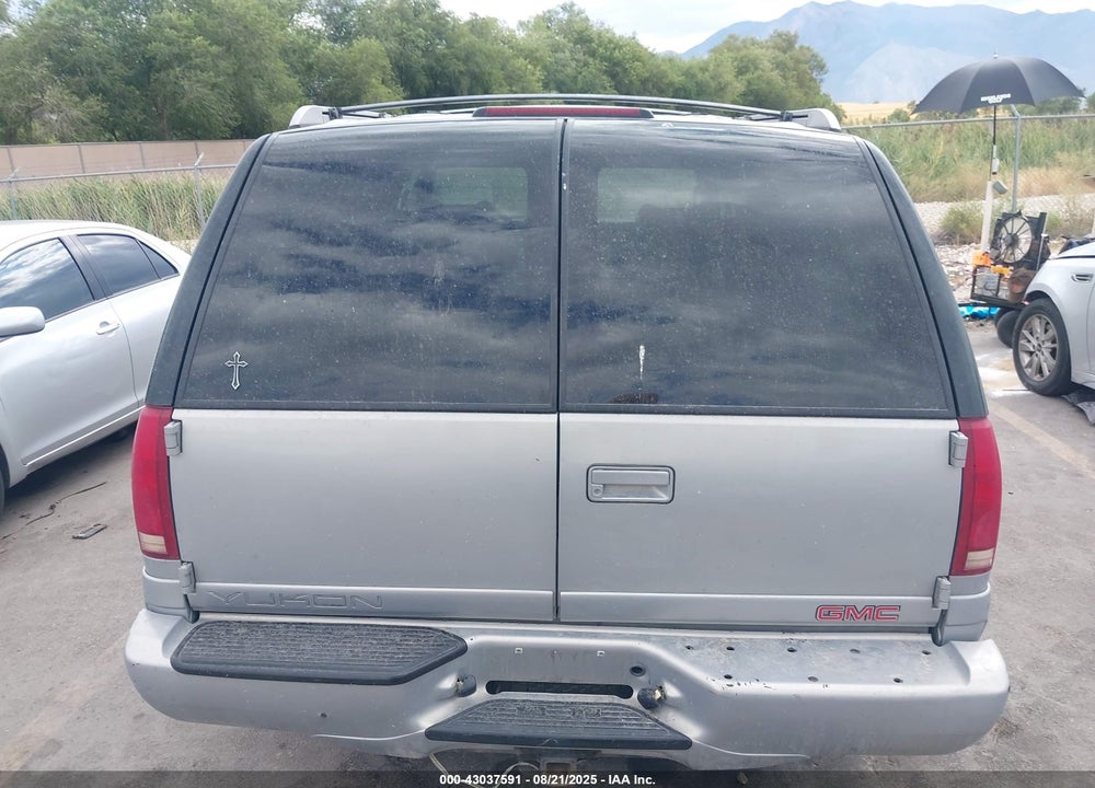 1999 GMC YUKON DENALI VIN: 1GKEK13R3XR918836