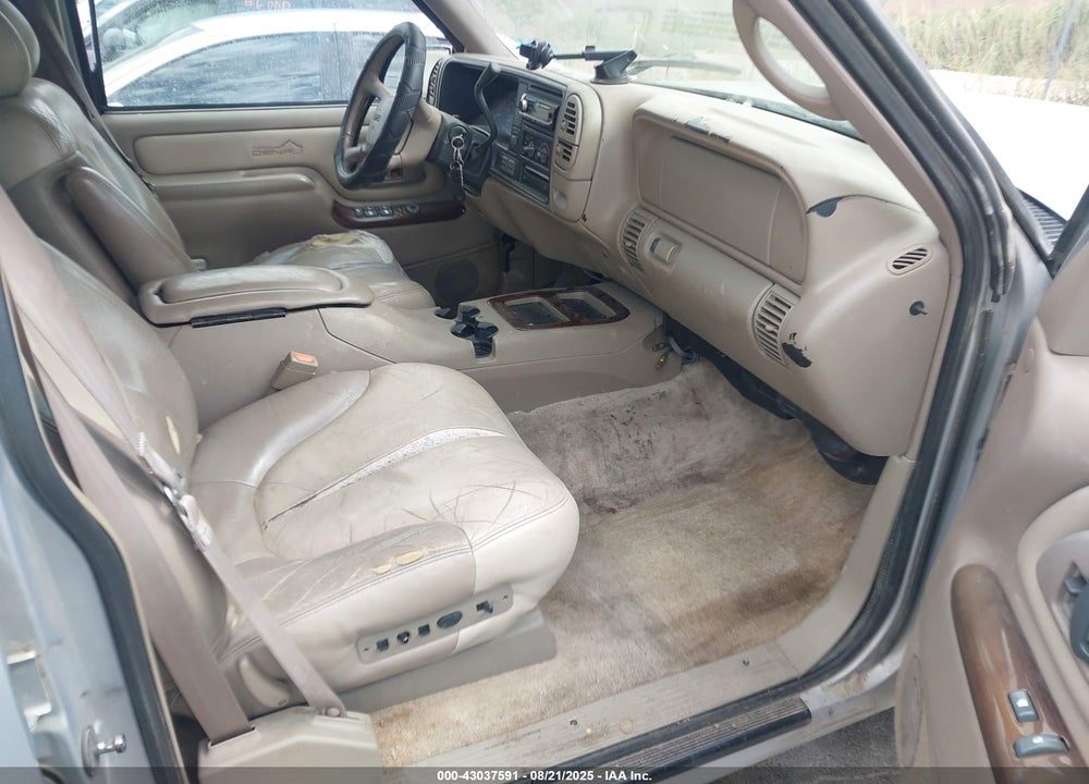 1999 GMC YUKON DENALI VIN: 1GKEK13R3XR918836