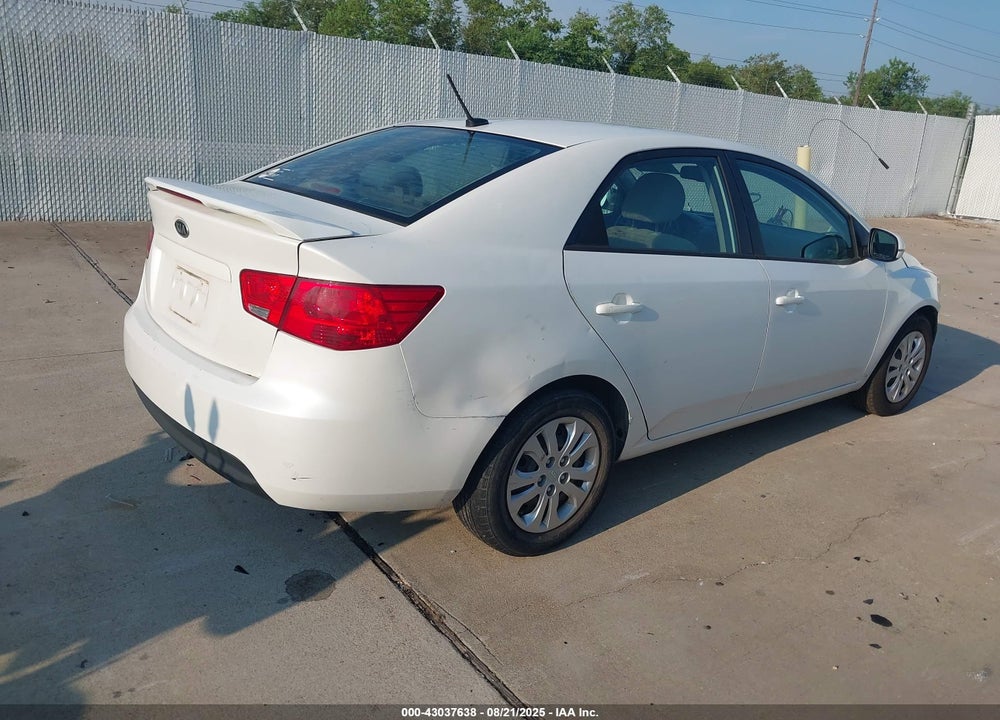 2011 KIA FORTE VIN: KNAFU4A27B5888884