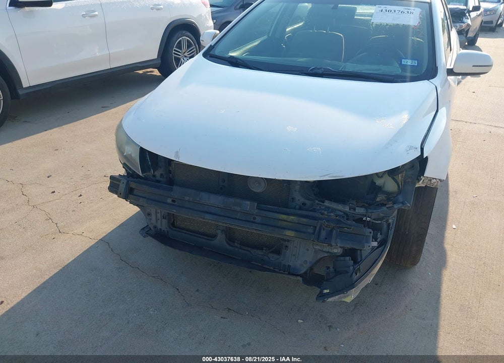 2011 KIA FORTE VIN: KNAFU4A27B5888884