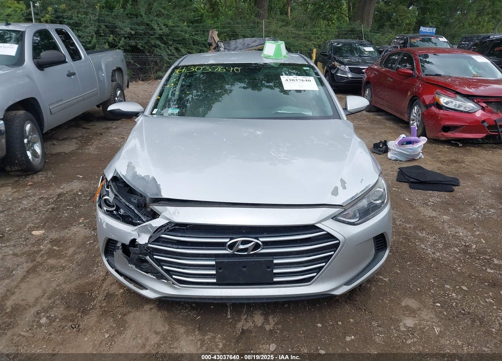 2018 HYUNDAI ELANTRA VIN: 5NPD84LF1JH330011