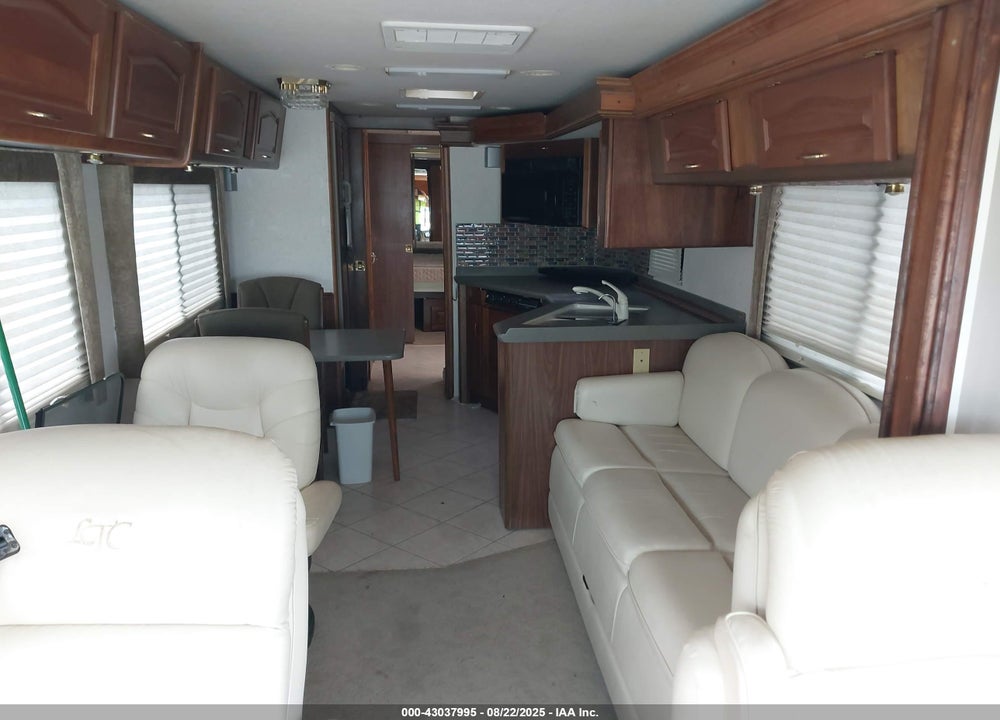 2003 COUNTRY COACH MOTORHOME LTC CHASSIS VIN: 4U7H5EK1631102915