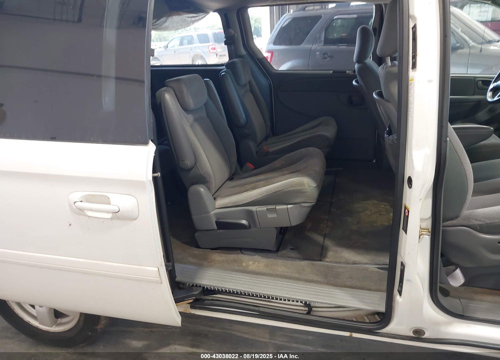 2005 DODGE GRAND CARAVAN SXT VIN: 2D8GP44L55R544692