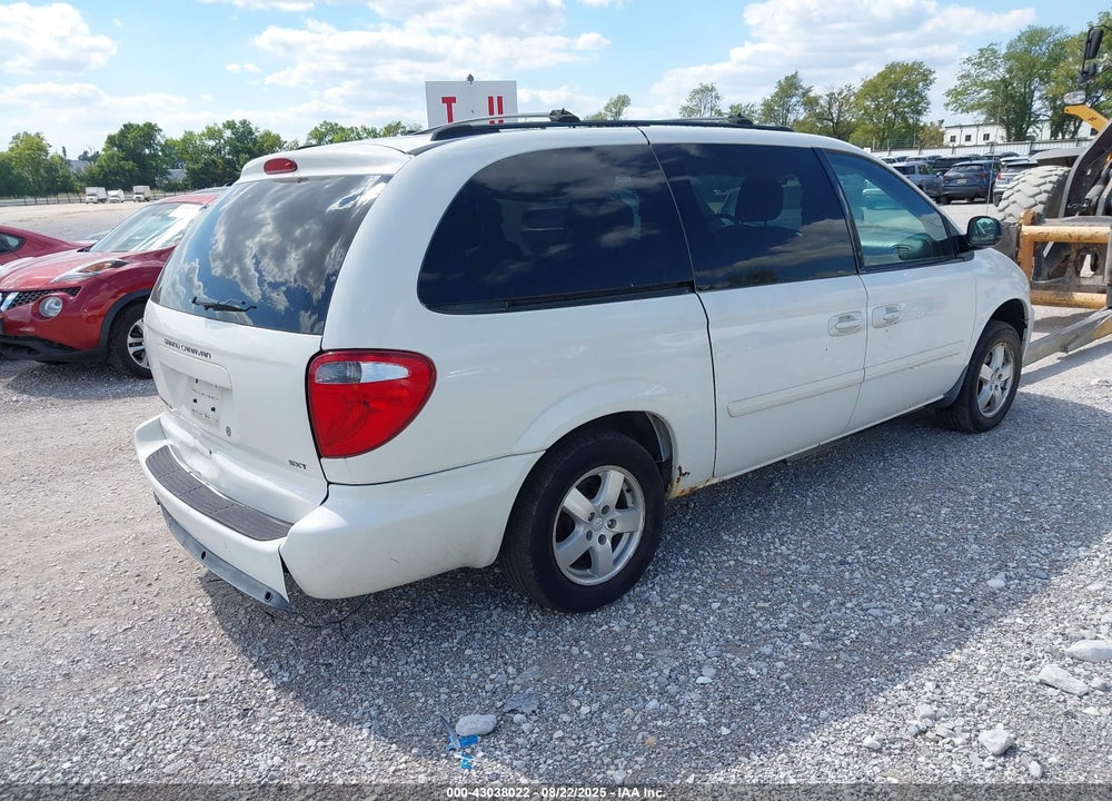 2005 DODGE GRAND CARAVAN SXT VIN: 2D8GP44L55R544692