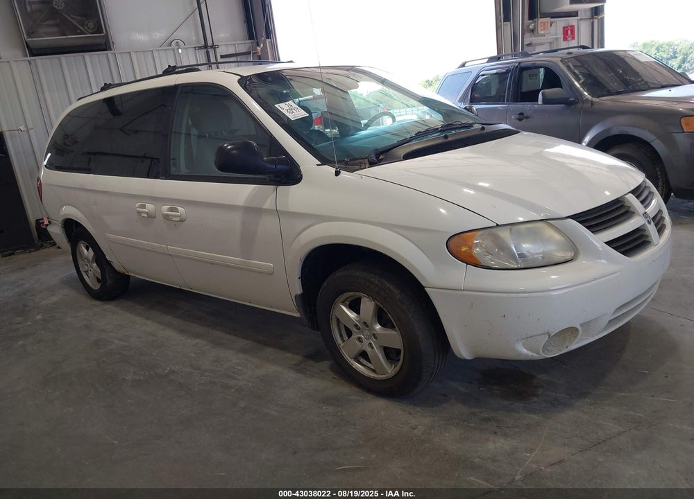 2005 DODGE GRAND CARAVAN SXT VIN: 2D8GP44L55R544692