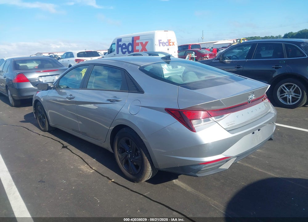 2021 HYUNDAI ELANTRA VIN: 5NPLS4AG6MH038092