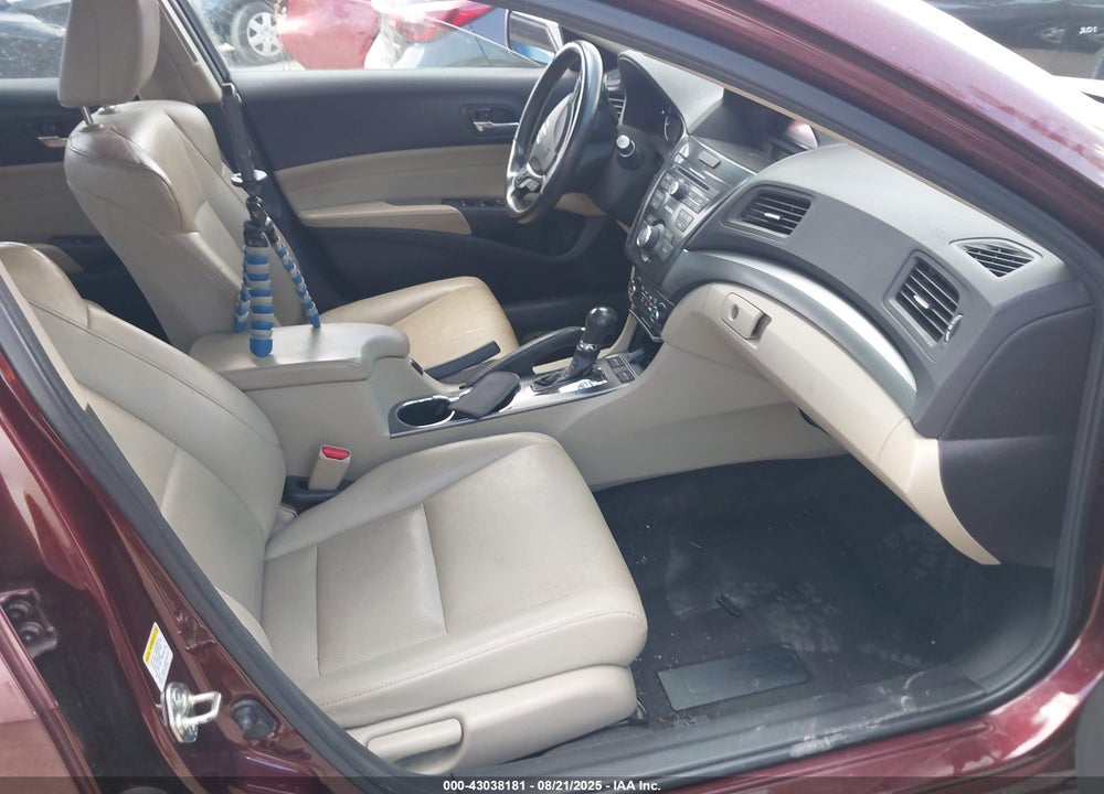 2013 ACURA ILX VIN: 19VDE1F57DE020523