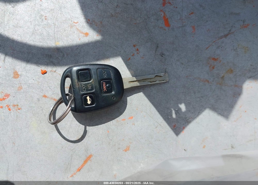 2005 LEXUS ES 330 VIN: JTHBA30G255110500