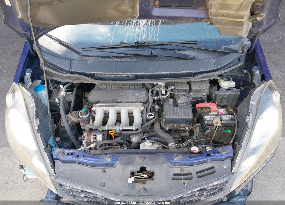 2013 HONDA FIT VIN: JHMGE8H50DC067036