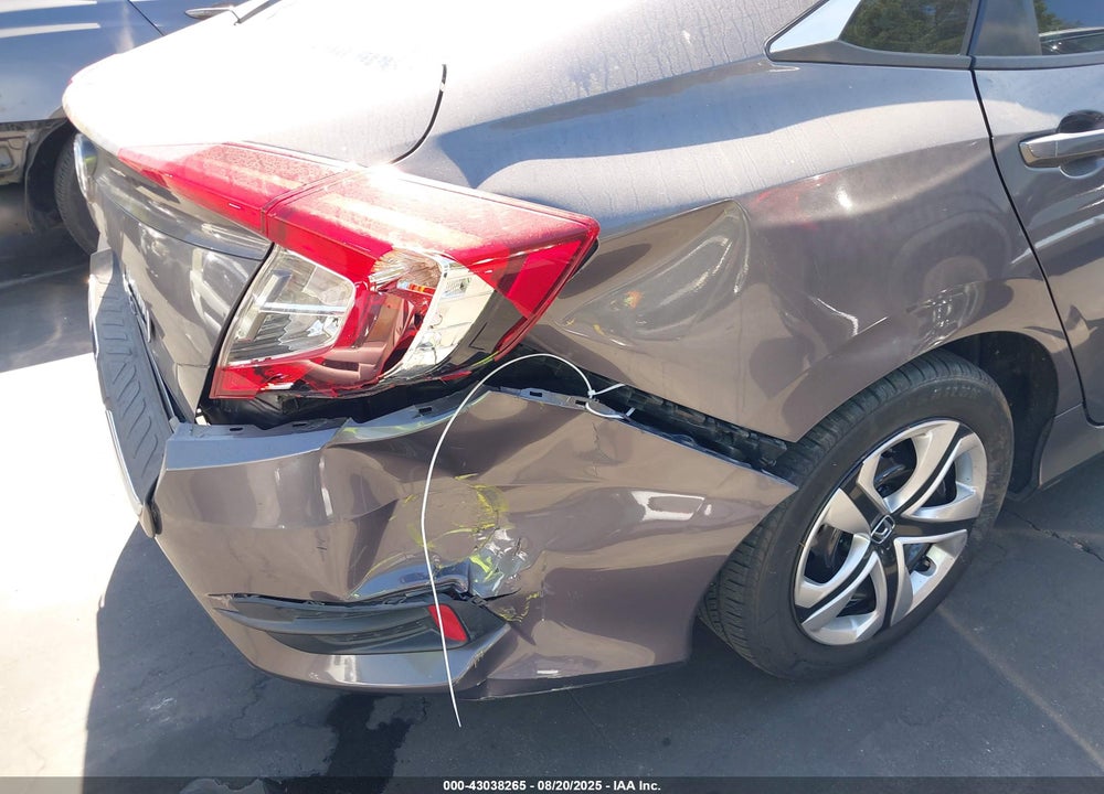 2018 HONDA CIVIC LX VIN: 2HGFC2F55JH559364