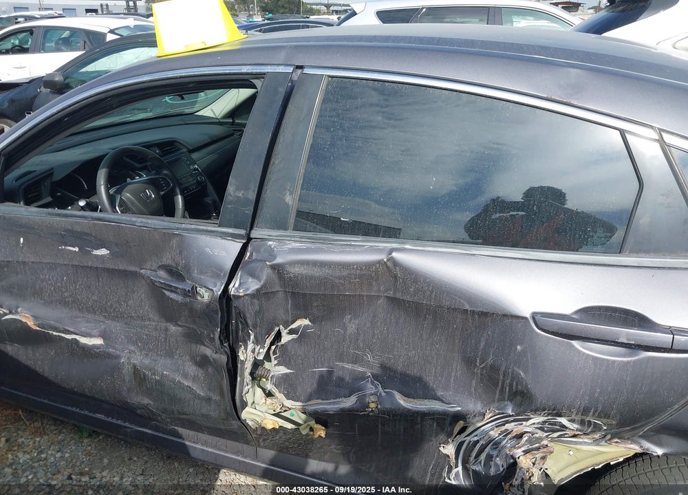 2018 HONDA CIVIC LX VIN: 2HGFC2F55JH559364