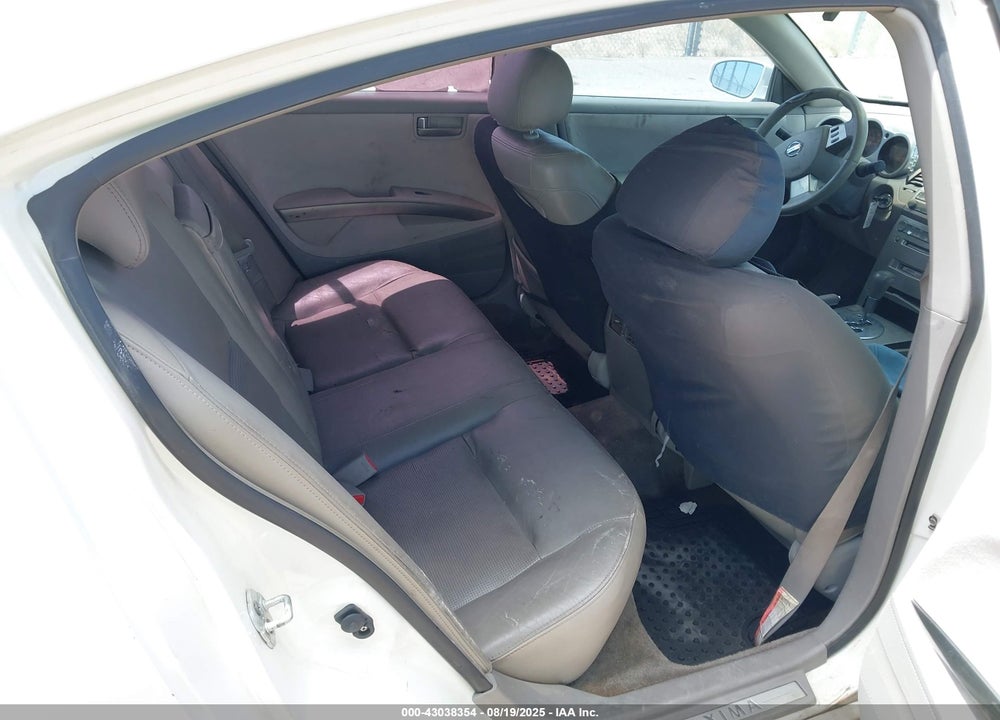 2004 NISSAN MAXIMA 3.5 SE VIN: 1N4BA41E54C829633