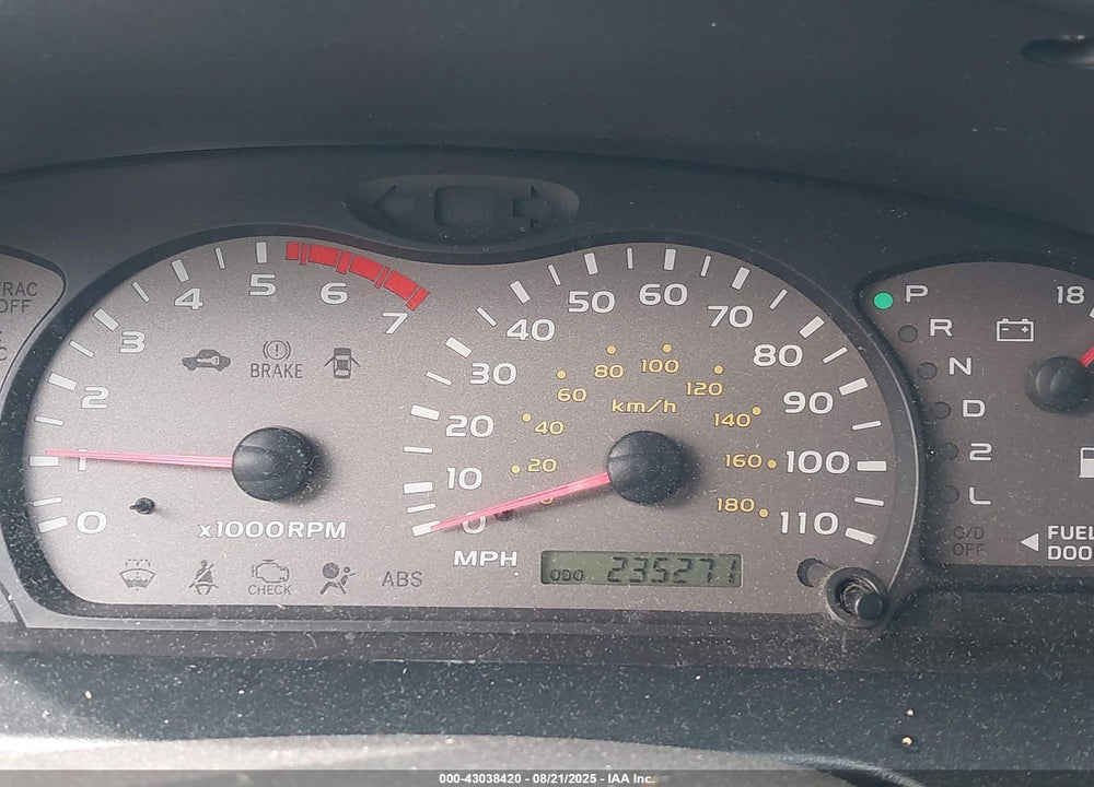 2002 TOYOTA SEQUOIA LIMITED V8 VIN: 5TDZT38A42S079962