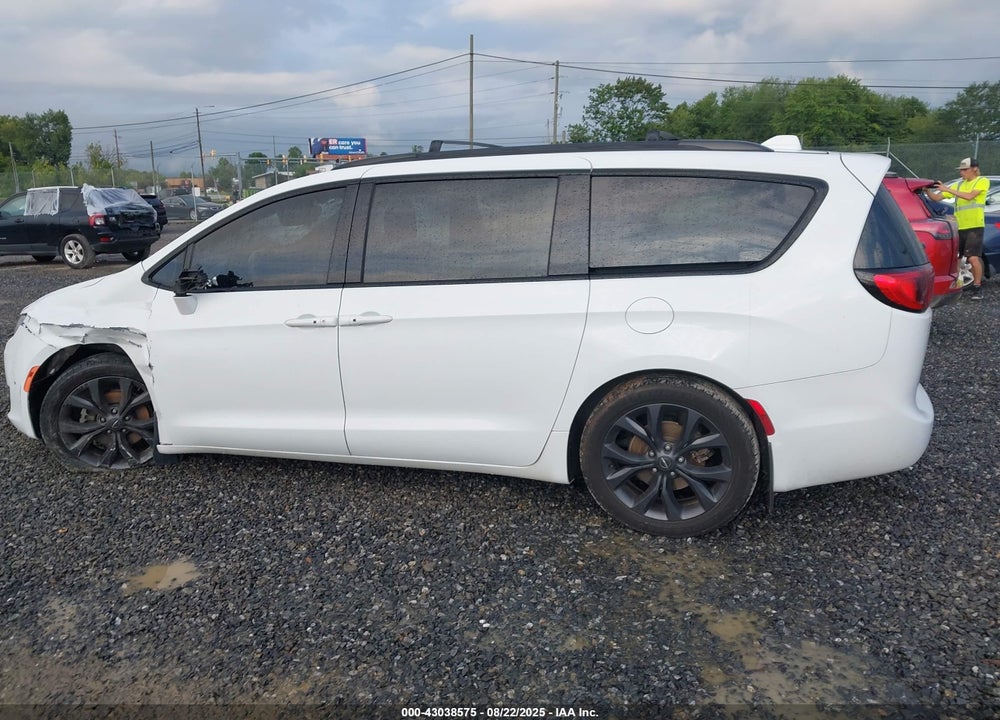 2018 CHRYSLER PACIFICA TOURING PLUS VIN: 2C4RC1FGXJR226921