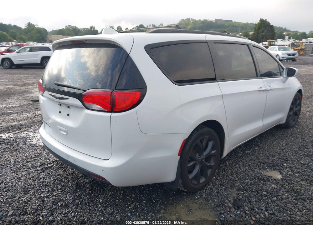 2018 CHRYSLER PACIFICA TOURING PLUS VIN: 2C4RC1FGXJR226921