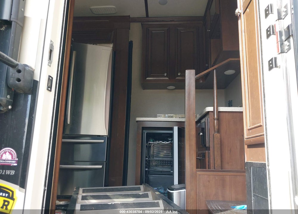 2018 REDWOOD RV 3901WB VIN: 4YDF39023J9340339
