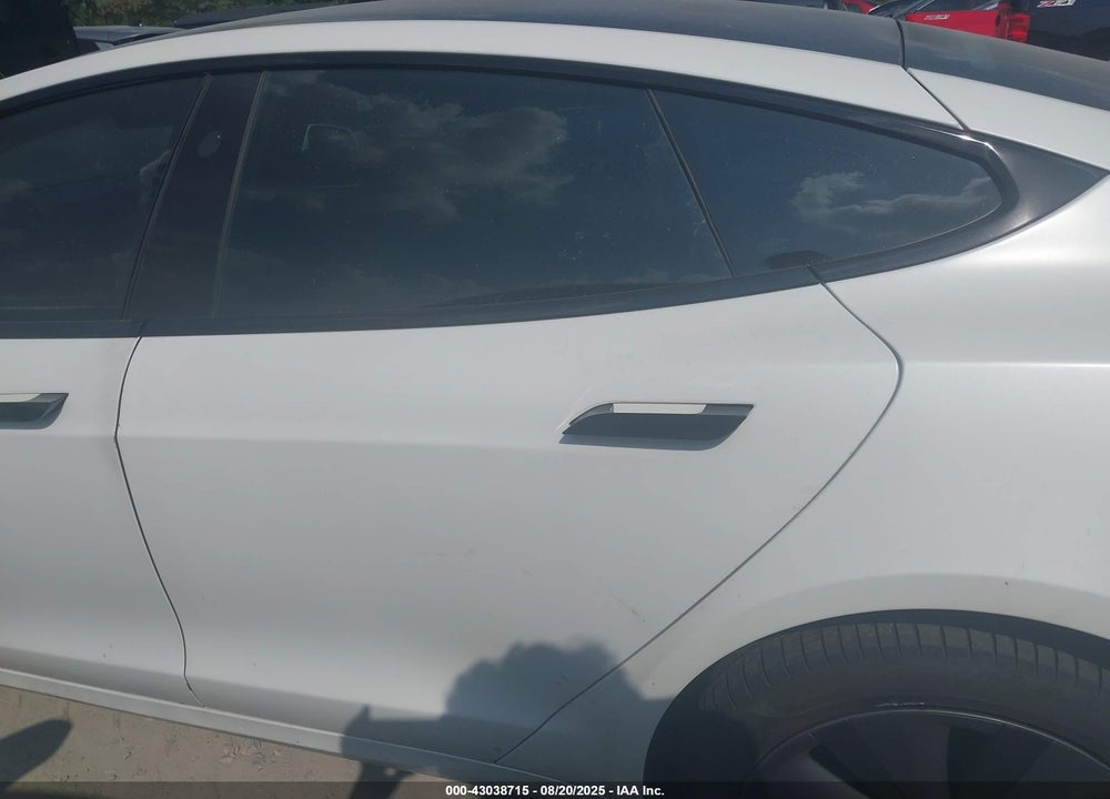 2021 TESLA MODEL S VIN: 5YJSA1E50MF453378