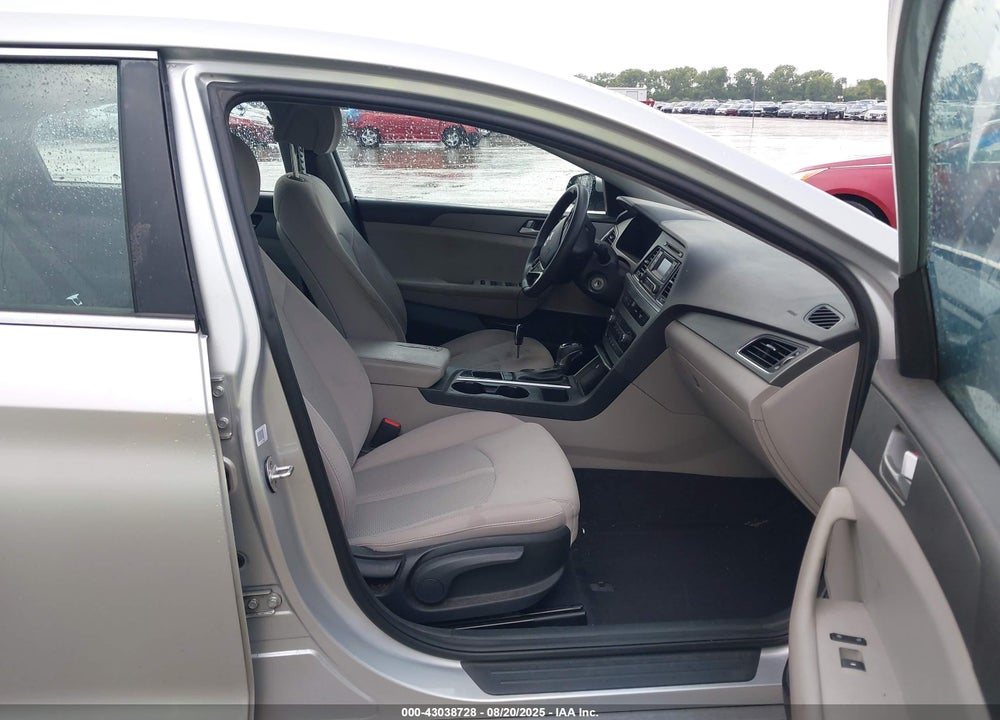 2016 HYUNDAI SONATA VIN: 5NPE24AF8GH398131