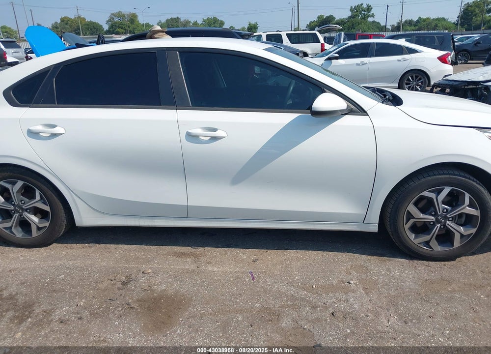 2019 KIA FORTE VIN: 3KPF24AD1KE104004