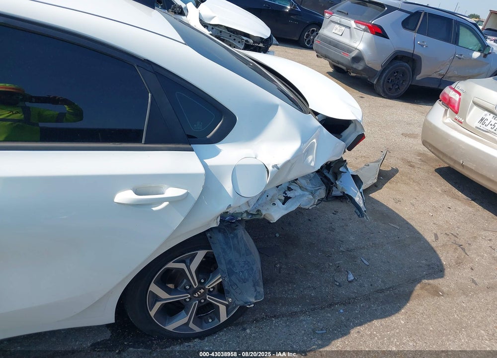 2019 KIA FORTE VIN: 3KPF24AD1KE104004
