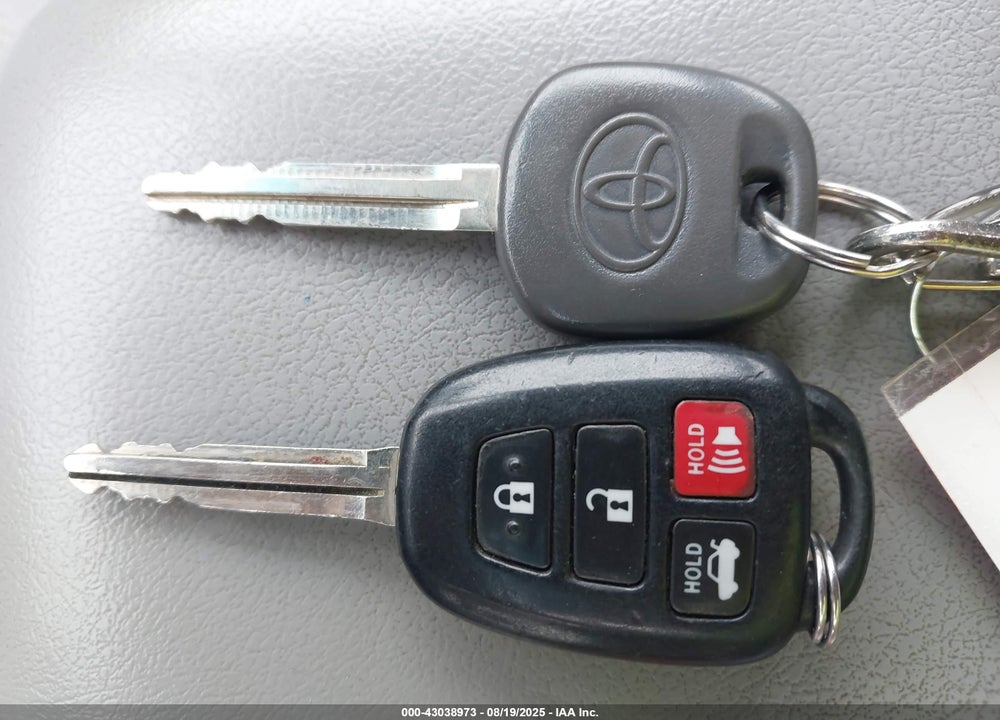 2016 TOYOTA CAMRY VIN: 4T4BF1FK0GR527563