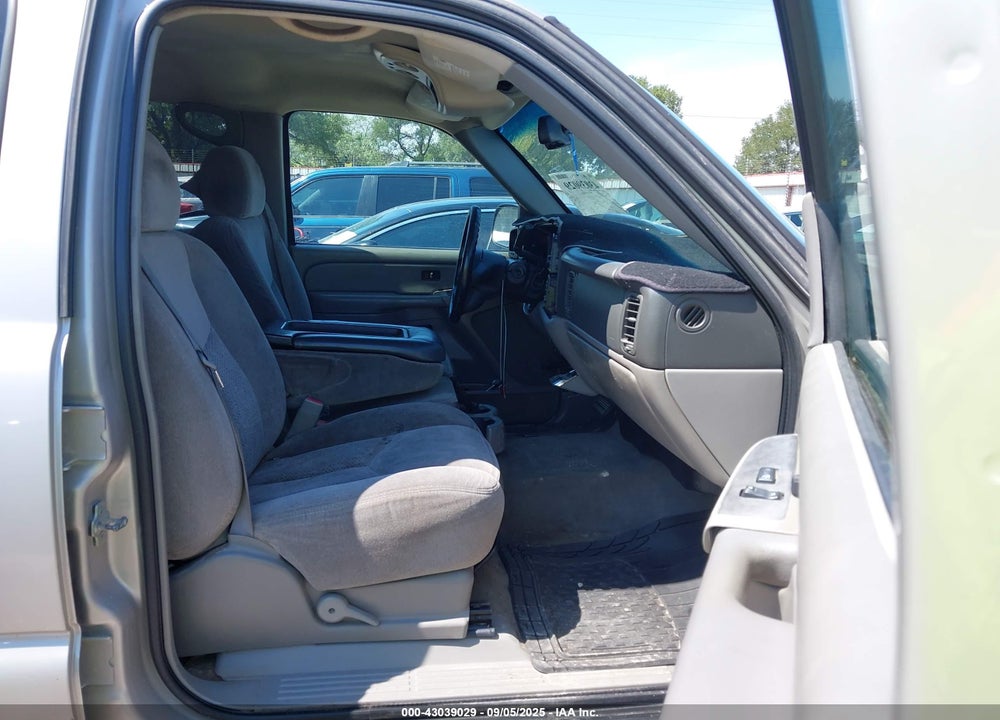 2005 CHEVROLET AVALANCHE 1500 LS VIN: 3GNEC12Z25G251188