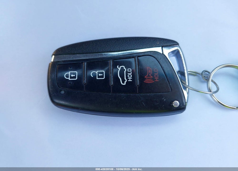 2016 HYUNDAI AZERA VIN: KMHFG4JG9GA510033