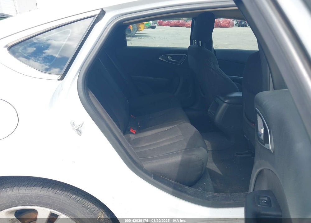 2015 CHRYSLER 200 VIN: 1C3CCCAB4FN683889
