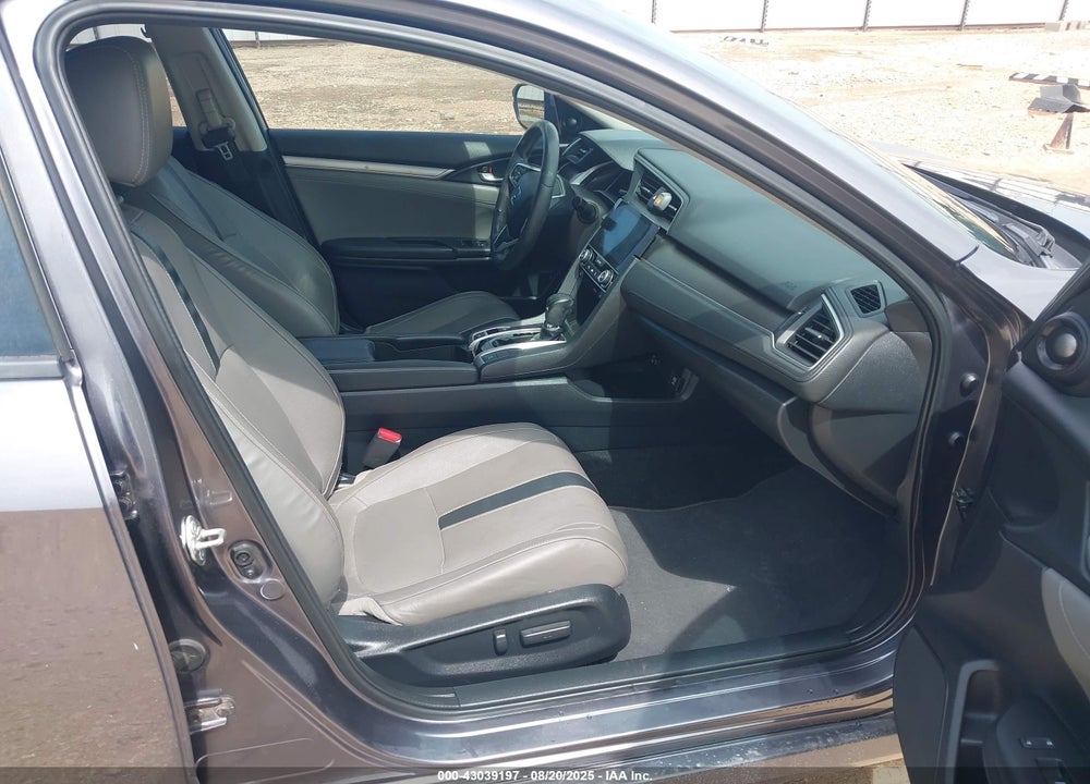 2017 HONDA CIVIC VIN: 19XFC1F98HE013157