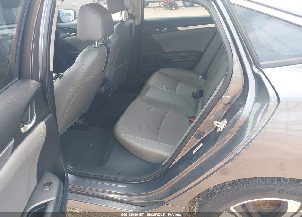 2017 HONDA CIVIC VIN: 19XFC1F98HE013157